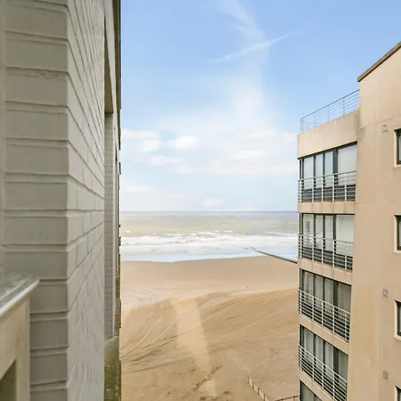 아파트 In Near Seafront